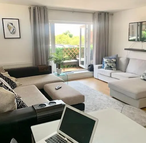 Lovely Spacious Holiday Home Next Hyde Park