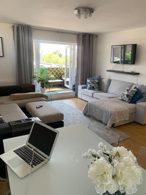 Lovely Spacious Next Hyde Park