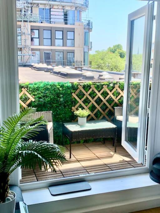 Appartamento Lovely Spacious Next Hyde Park Londra