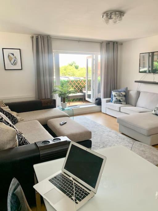 Lovely Spacious Next Hyde Park Londra